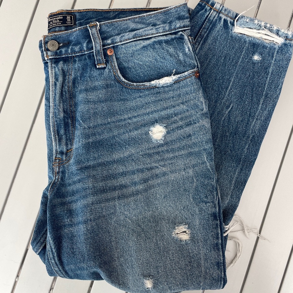 Abercrombie & Fitch Mom Jean